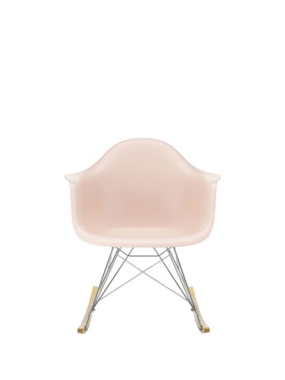Vitra Eames Plastic Armchair RAR avec rembourrage intégral – pale rose – chromé – bleu foncé/ivoire – Érable jaune
