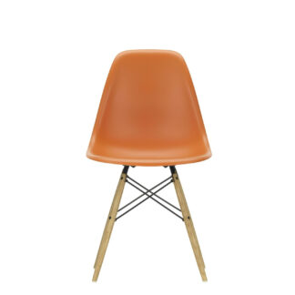 Vitra DSW Eames Plastic Sidechair – rusty orange – Frêne couleur miel