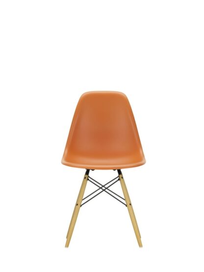Vitra DSW avec assise rembourrée – rusty orange – Frêne couleur miel – Hopsak – rouge/cognac