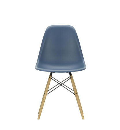 Vitra DSW Eames Plastic Sidechair – bleu marin – Frêne couleur miel
