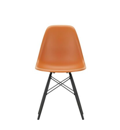 Vitra DSW Eames Plastic Sidechair – rusty orange – érable noir