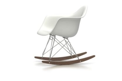 Vitra Eames Plastic Armchair RAR avec coussin d’assise – light grey – chromé – nero – Érable foncé