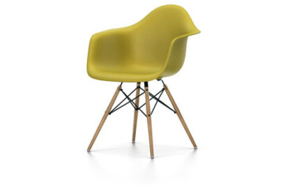 Vitra DAW Eames Plastic Armchair – moutarde – Frêne couleur miel