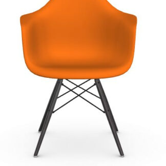 Vitra DAW Eames Plastic Armchair – rusty orange – érable noir