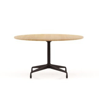 Vitra Table Dining Eames Segmented ronde Ø130 cm – Chêne massif nature huilé – noir profond