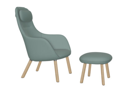 Vitra HAL Lounge Chair & Ottoman – Chêne nature – Dumet sauge/bleu acier – patins pour tapis de sol – coussin d’assise fixé