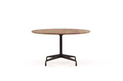 Vitra Table Dining Eames Segmented ronde Ø130 cm – Noyer américain massif, huilé – noir profond
