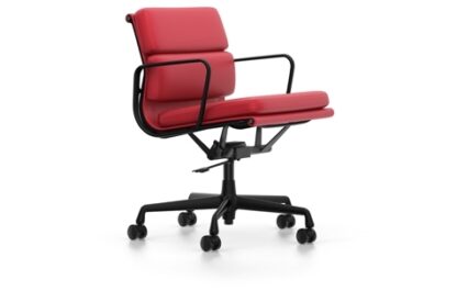 Vitra Chaise en Aluminium – Soft Pad – EA 217 – noir profond – Cuir rouge – roulettes pour tapis de sol